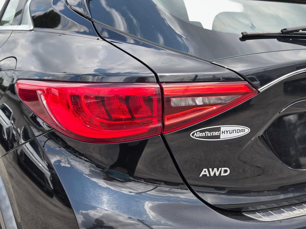 Used 2018 INFINITI QX30 Premium w/ Navigation Package AWD/4WD image 7