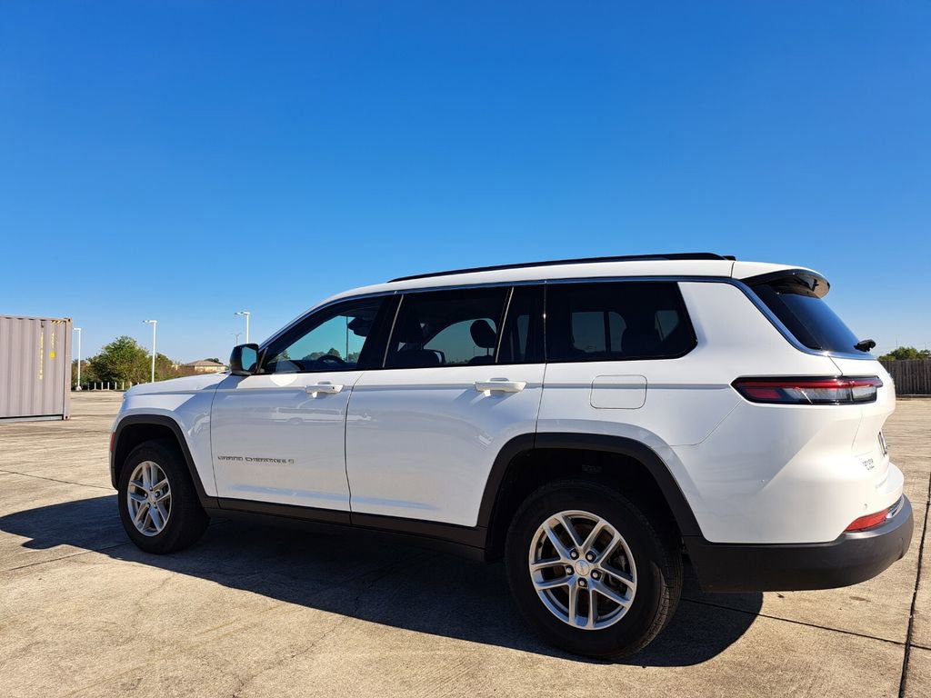 Used 2023 Jeep Grand Cherokee L Laredo image 7