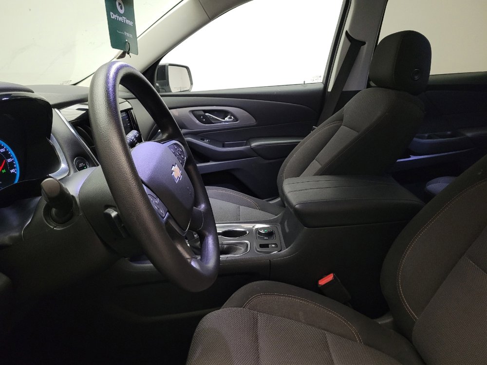 Used 2021 Chevrolet Traverse LS image 17
