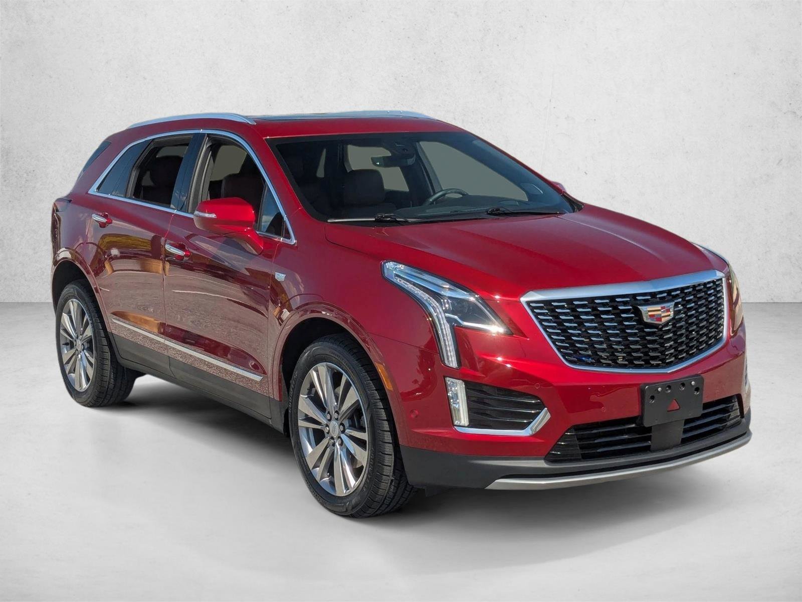 Used 2023 Cadillac XT5 Premium Luxury w/ Technology Package AWD/4WD image 3