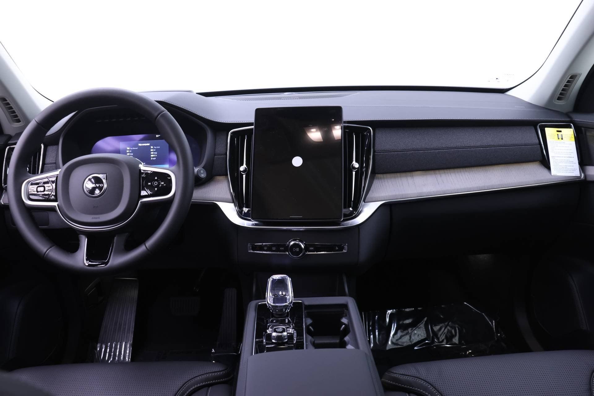 New 2026 Volvo XC90 B6 Ultra w/ Protection Package image 7