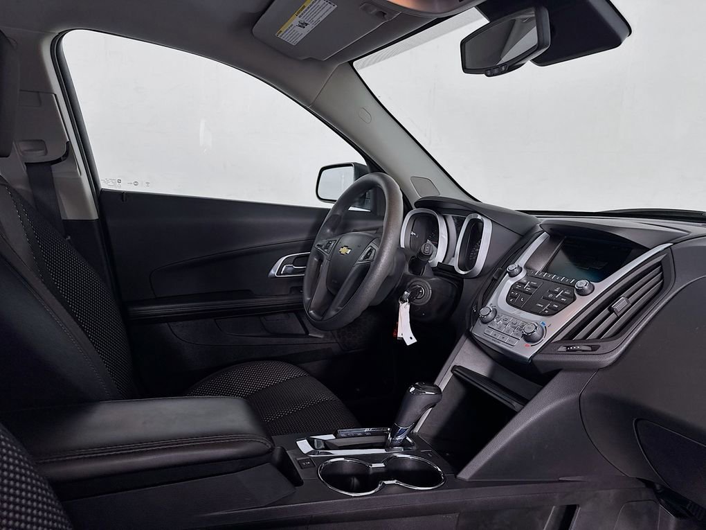 Used 2017 Chevrolet Equinox LS image 28