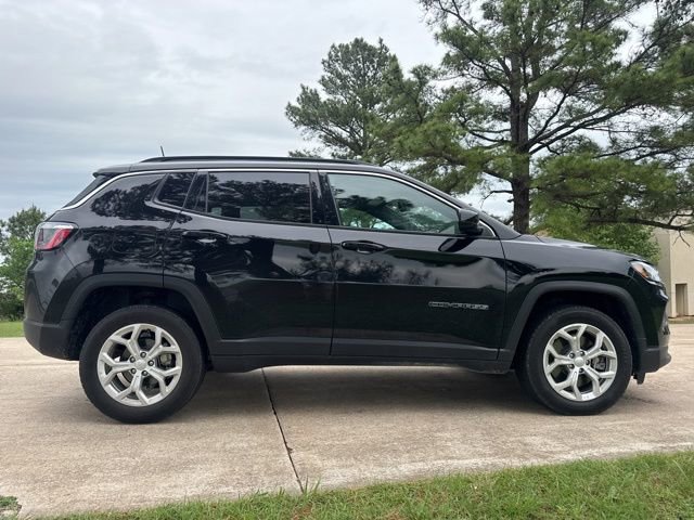Used 2024 Jeep Compass Latitude image 17
