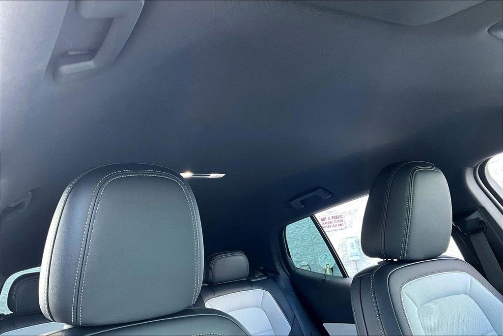 Used 2025 Chevrolet Equinox EV LT image 25