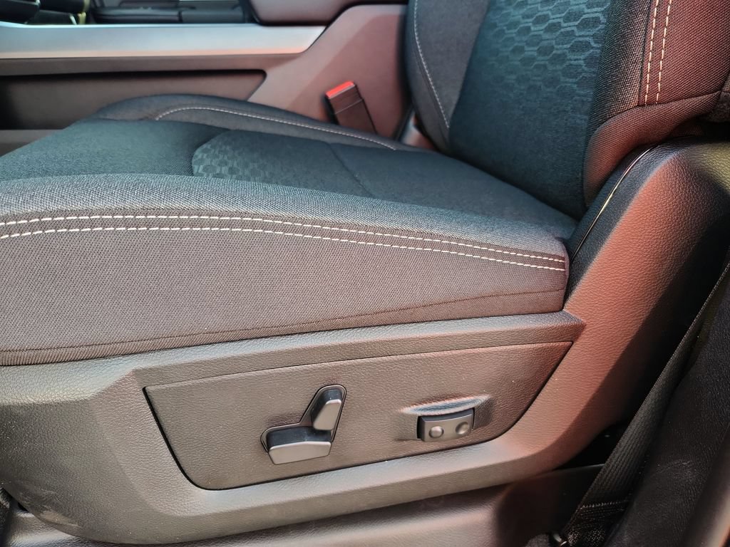 New 2026 RAM 3500 Big Horn AWD/4WD image 11