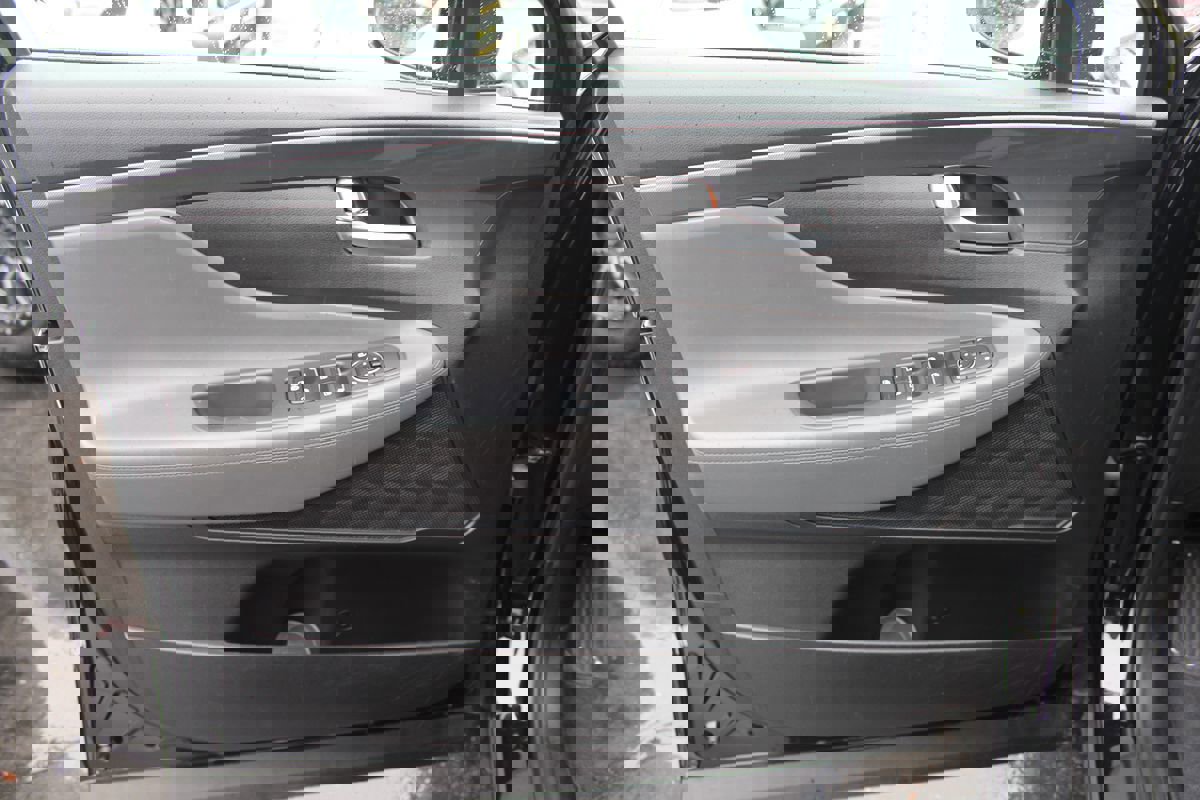 Used 2022 Hyundai Santa Fe SEL w/ Convenience Package image 18