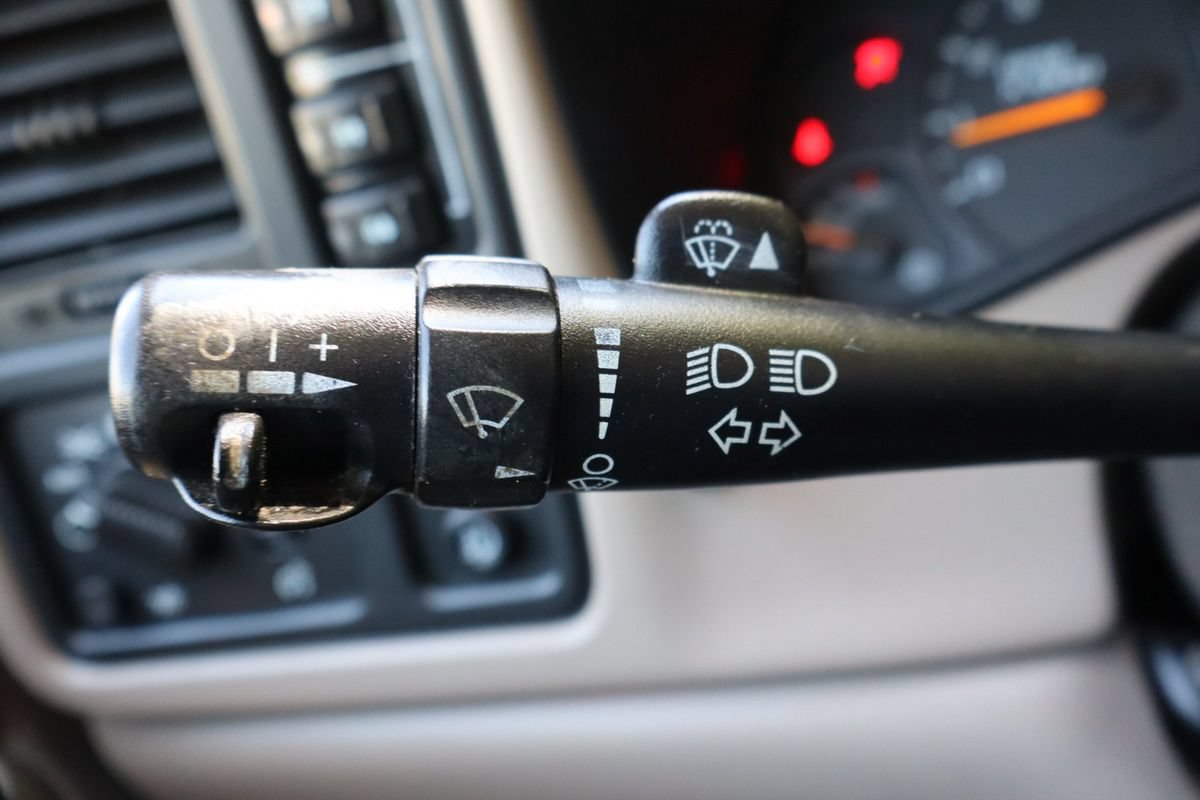 Used 2006 Chevrolet Silverado 2500 LT w/ Onstar Plus Package AWD/4WD image 32