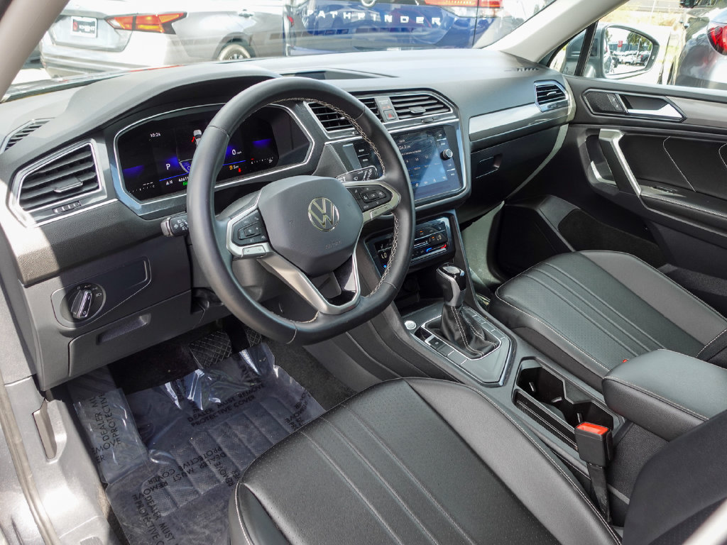 Used 2023 Volkswagen Tiguan SE FWD image 11