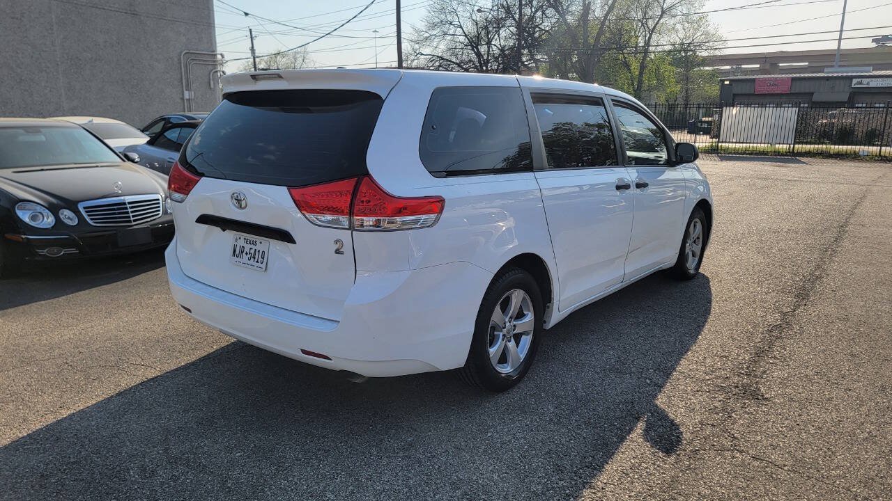 Used 2014 Toyota Sienna L FWD image 6