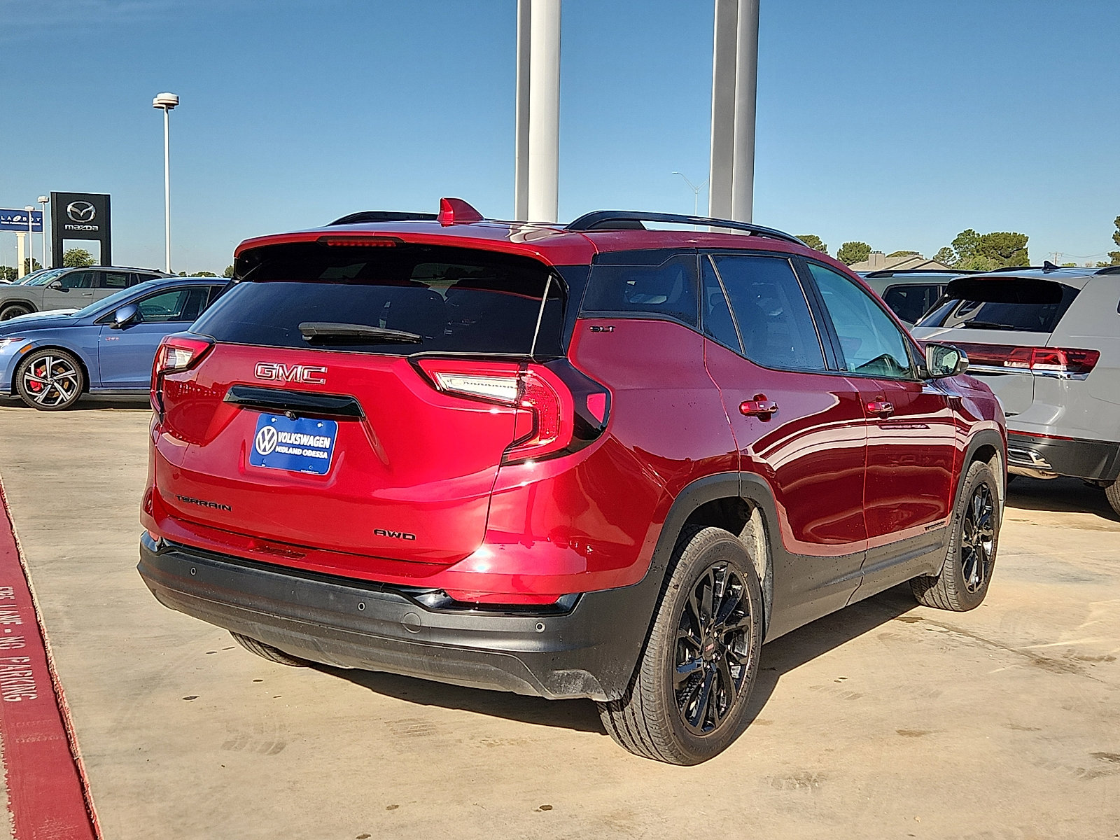 Used 2024 GMC Terrain SLT w/ Elevation Edition AWD/4WD image 7