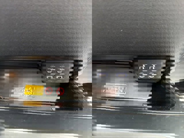 Used 2025 Lexus UX 300h AWD image 18