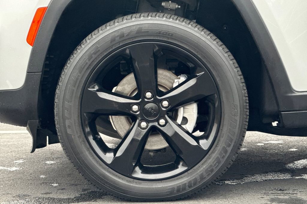 Used 2022 Jeep Grand Cherokee Altitude image 15