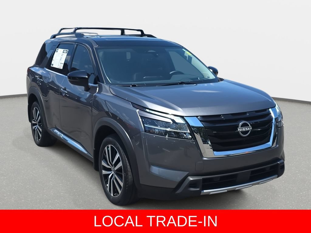 Used 2024 Nissan Pathfinder Platinum AWD/4WD image 3