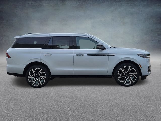 New 2026 Lincoln Navigator Black Label AWD/4WD image 8