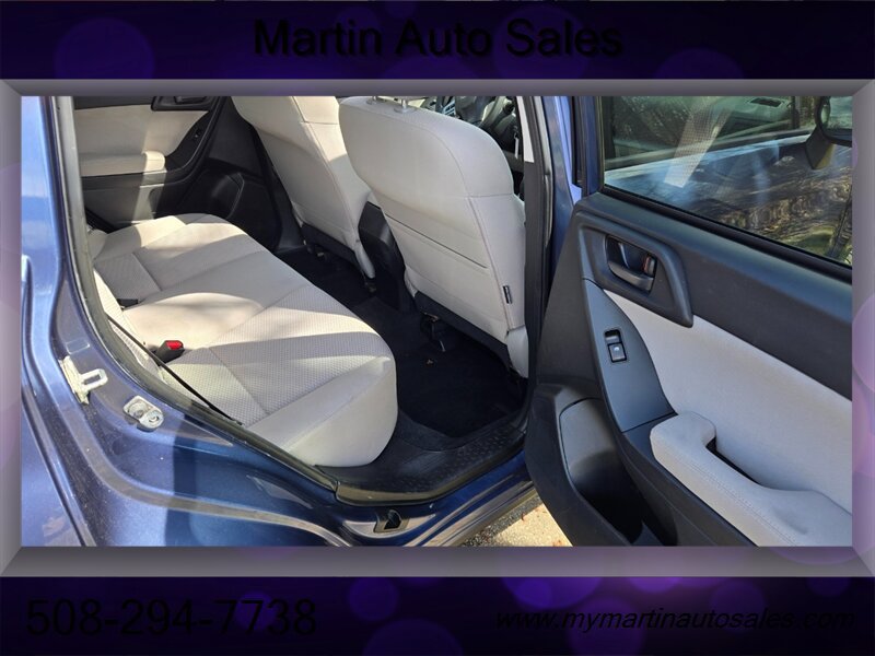 Used 2014 Subaru Forester 2.5i Premium w/ All-Weather Package AWD/4WD image 9
