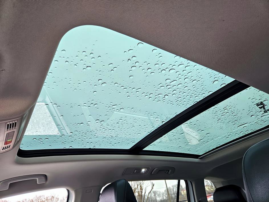 Used 2020 Volkswagen Tiguan SE image 8