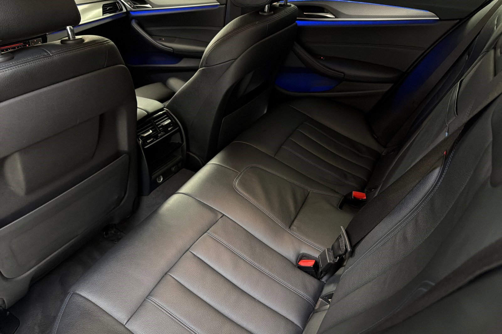 Used 2019 BMW 540i w/ M Sport Package RWD image 28