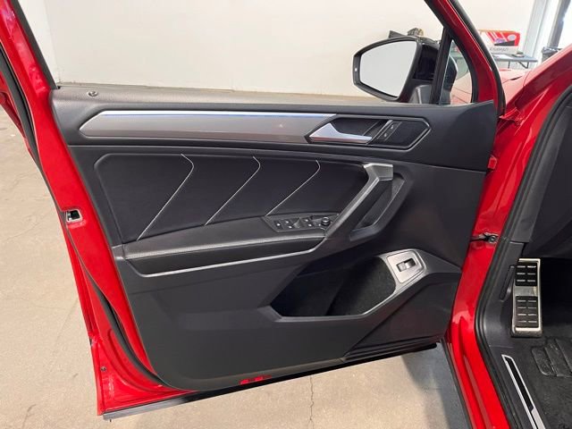 Used 2024 Volkswagen Tiguan SE R-Line image 24