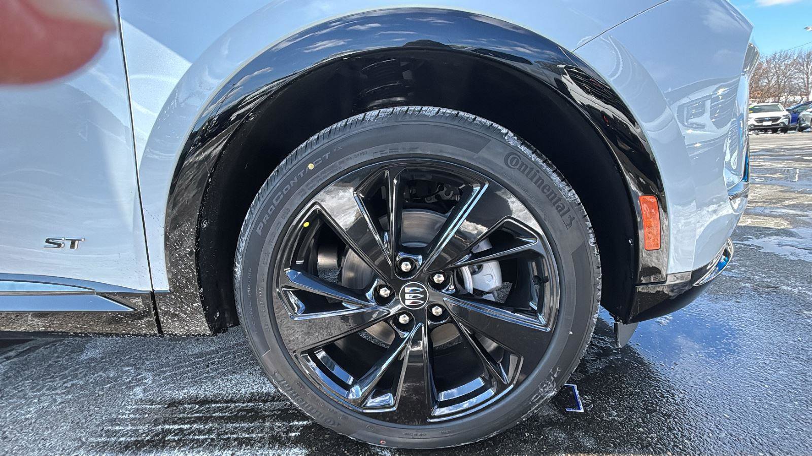 New 2026 Buick Envision Sport Touring image 9