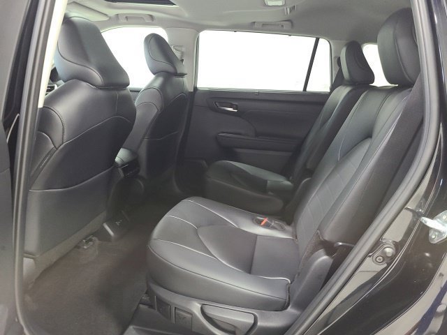 Used 2026 Toyota Highlander XLE AWD/4WD image 15