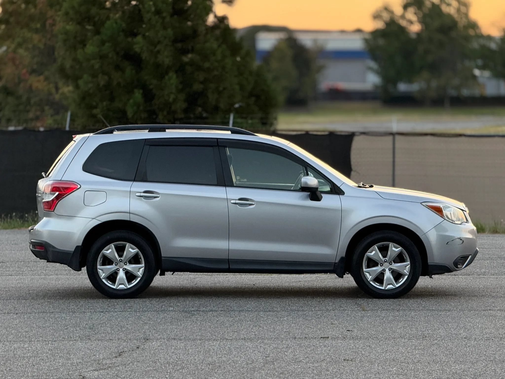 Used 2014 Subaru Forester 2.5i Premium w/ Popular Package #2 AWD/4WD image 7