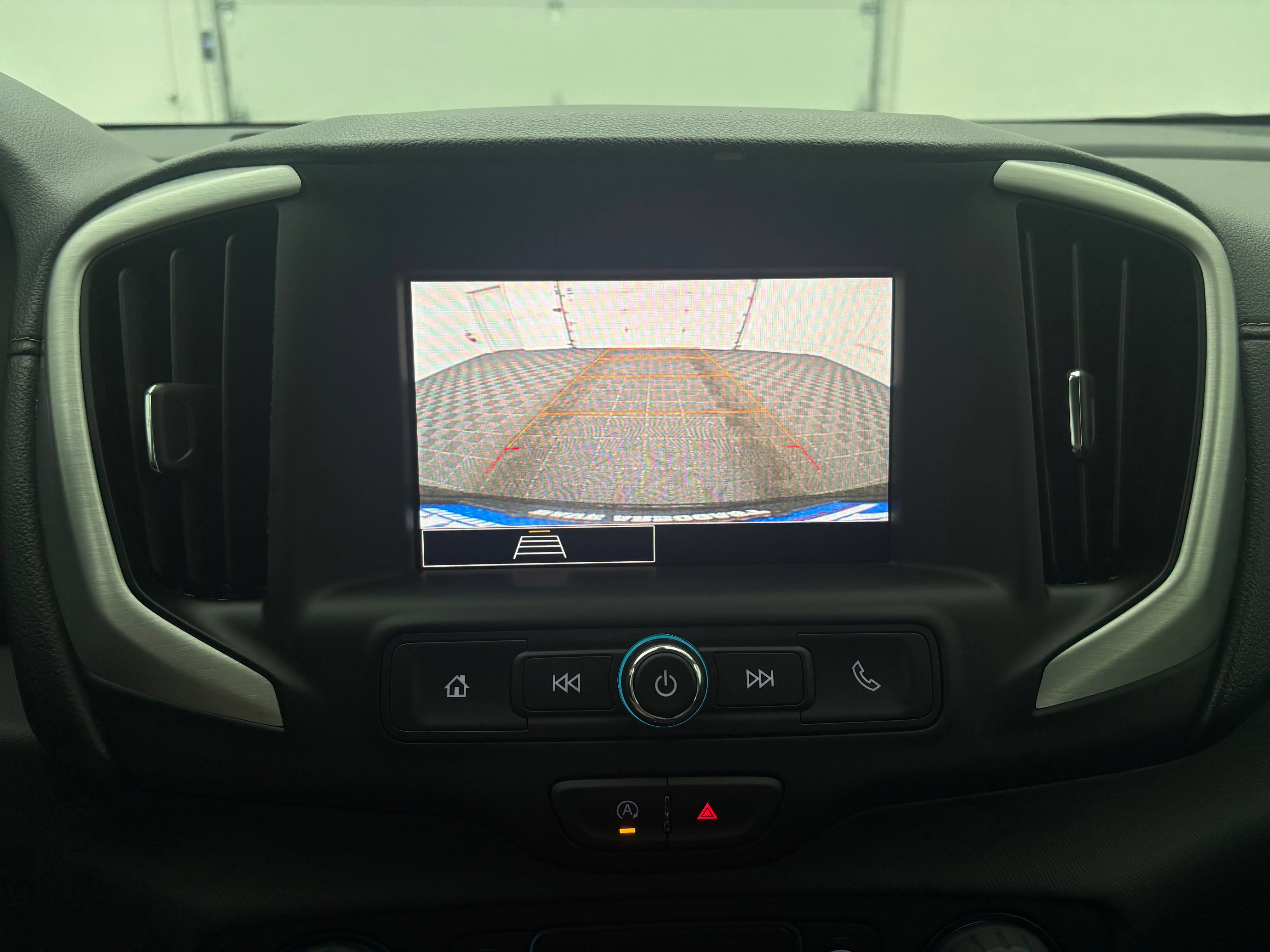 Used 2024 GMC Terrain SLE AWD/4WD image 4
