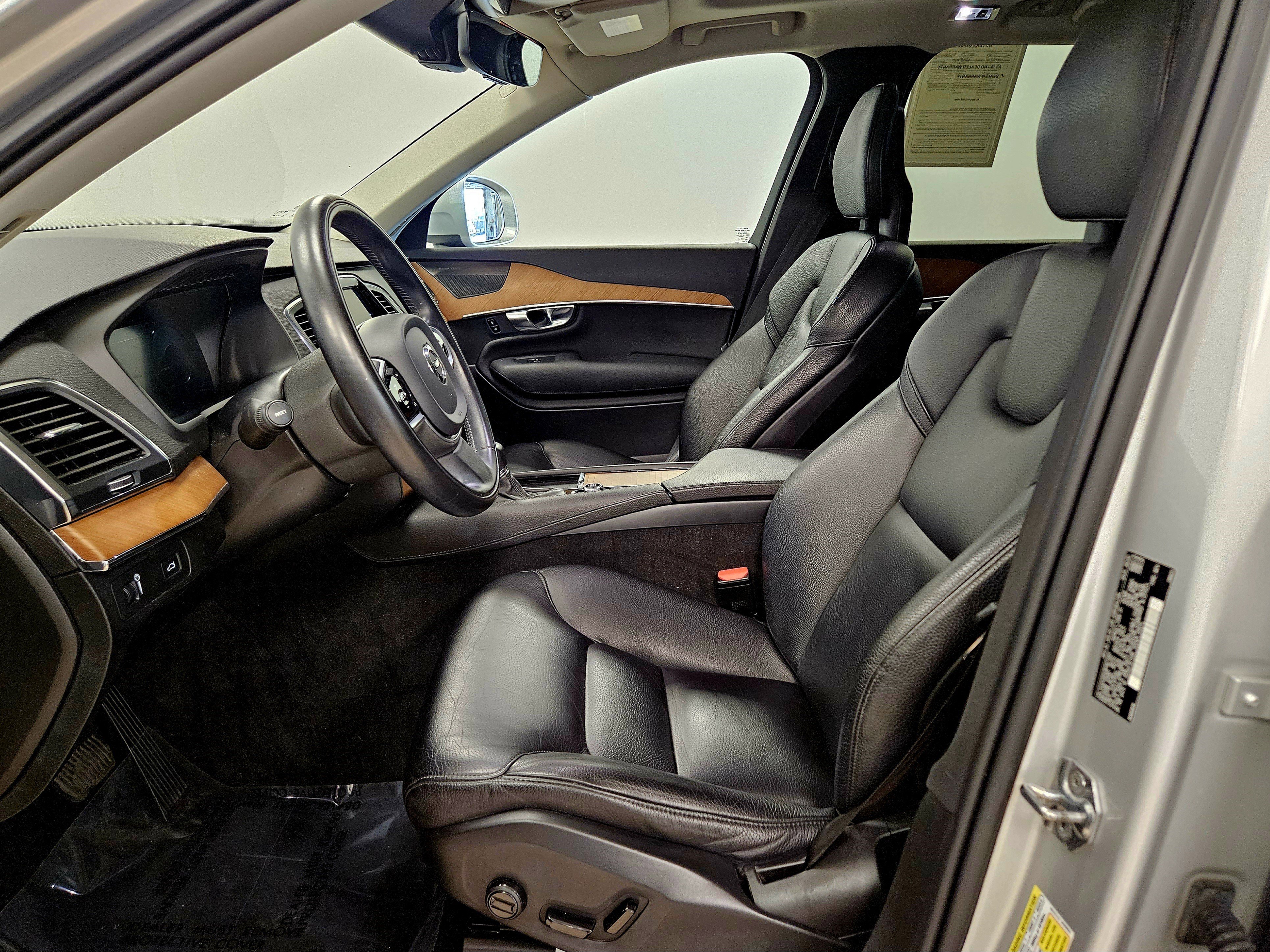 Used 2021 Volvo XC90 T6 Momentum w/ Protection Package Premier AWD/4WD image 9
