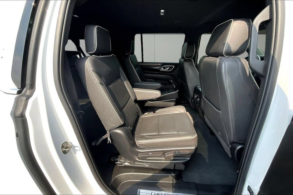Used 2023 Chevrolet Suburban Premier AWD/4WD image 24