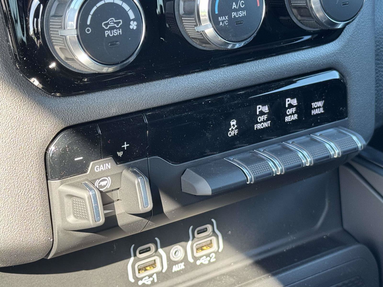 New 2026 RAM 1500 Big Horn AWD/4WD image 6