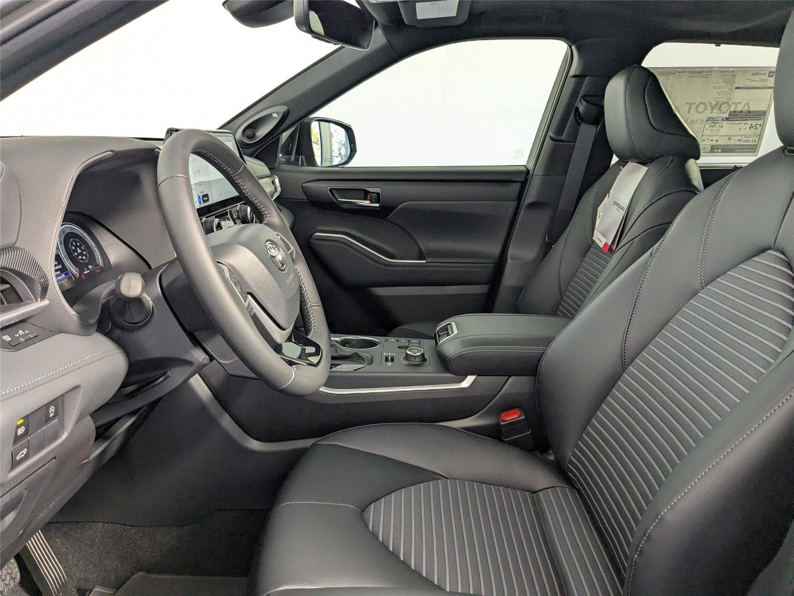 New 2026 Toyota Highlander XSE image 10