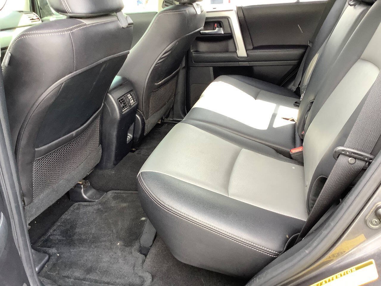 Used 2020 Toyota 4Runner SR5 Premium AWD/4WD image 28
