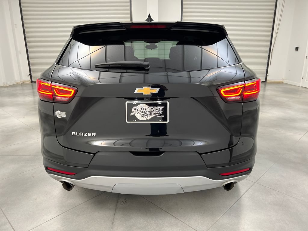 Used 2025 Chevrolet Blazer LT FWD image 8