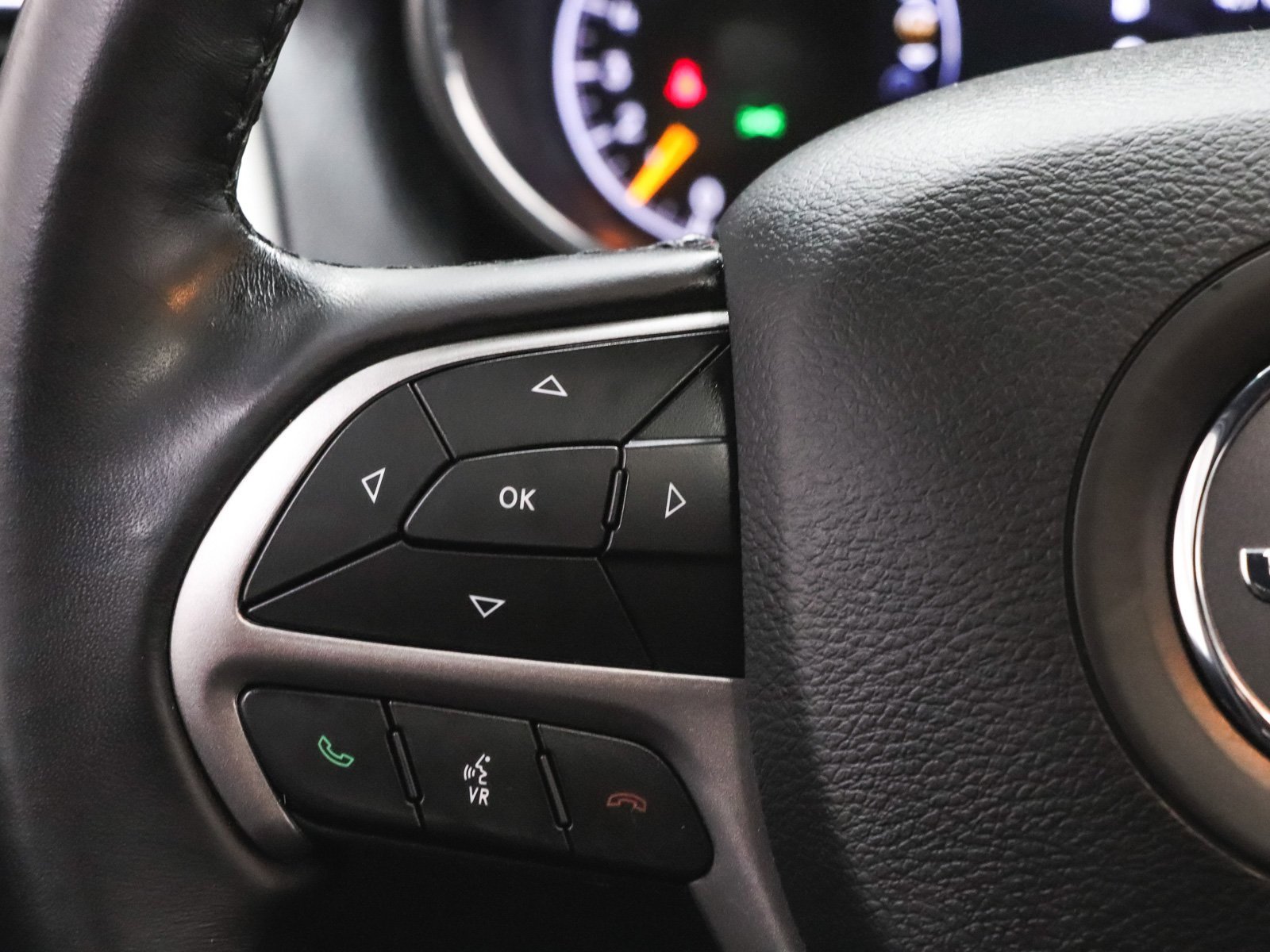 Used 2021 Jeep Grand Cherokee Laredo image 30