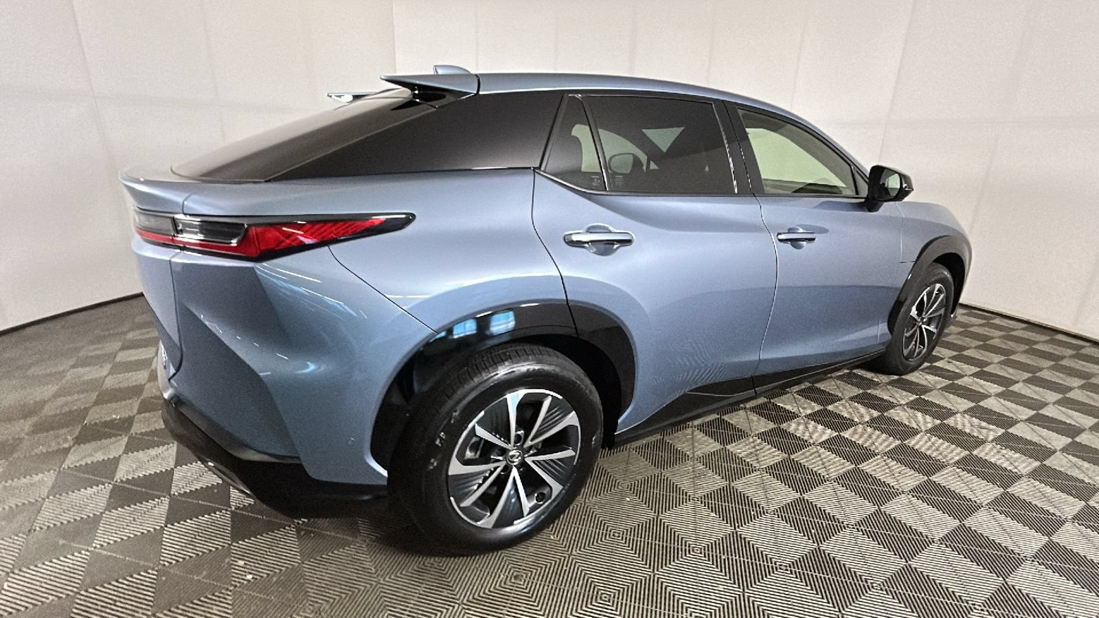 Used 2023 Lexus RZ 450e Premium w/ Technology Package AWD/4WD image 2