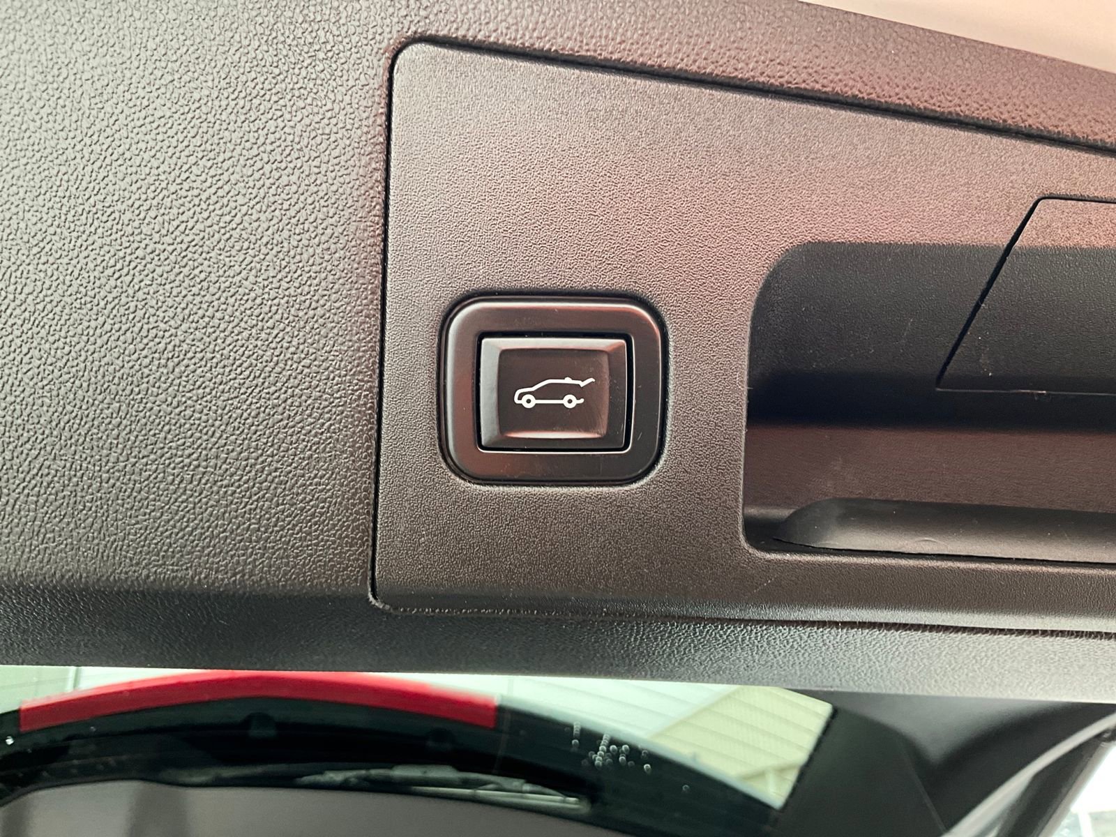 Used 2020 Cadillac XT5 Premium Luxury w/ LPO, Floor Liner Package image 29