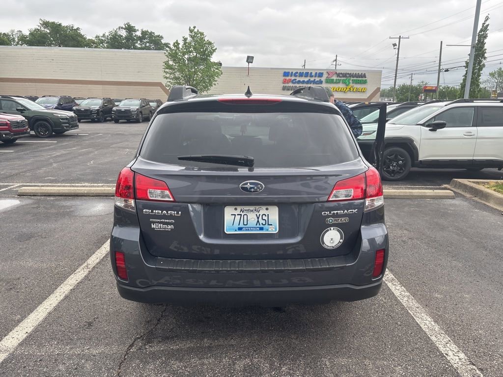 Used 2014 Subaru Outback 2.5i Limited w/ Moonroof Package AWD/4WD image 12