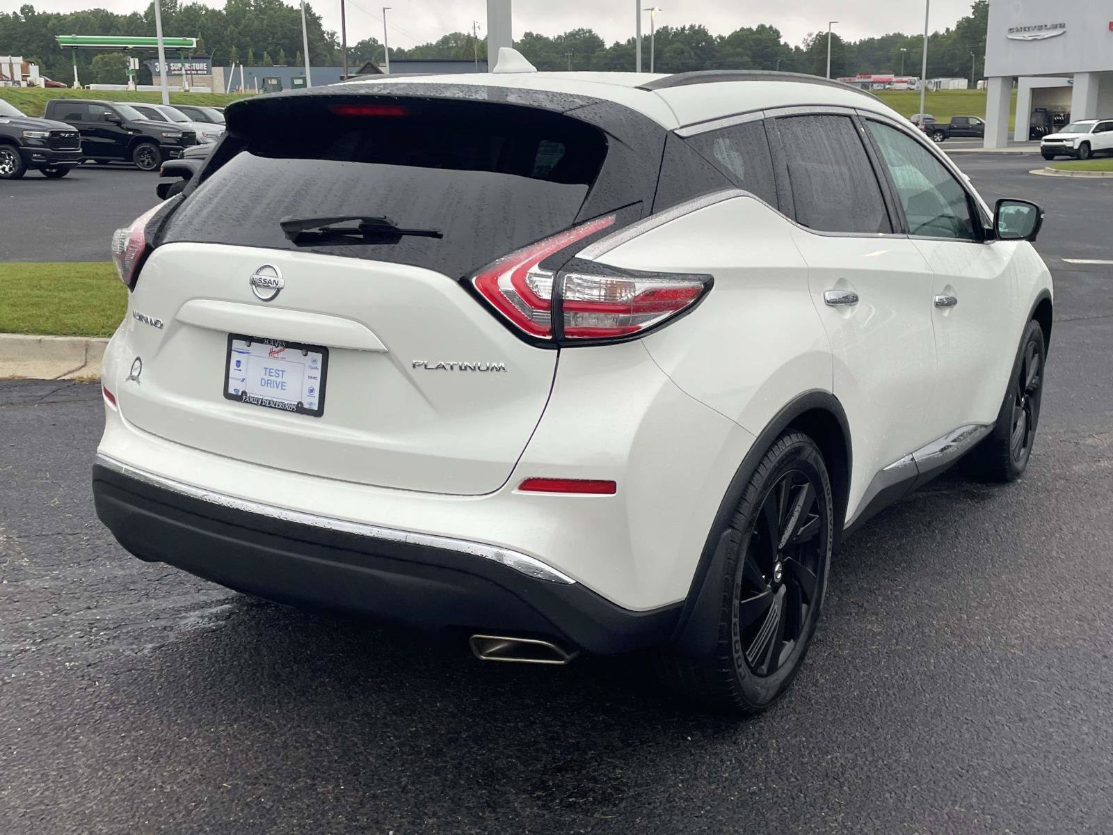 Used 2017 Nissan Murano Platinum w/ Platinum Technology Package FWD image 3