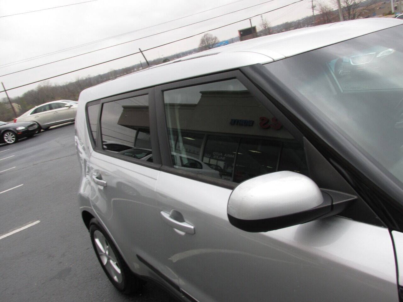 Used 2015 Kia Soul FWD image 40