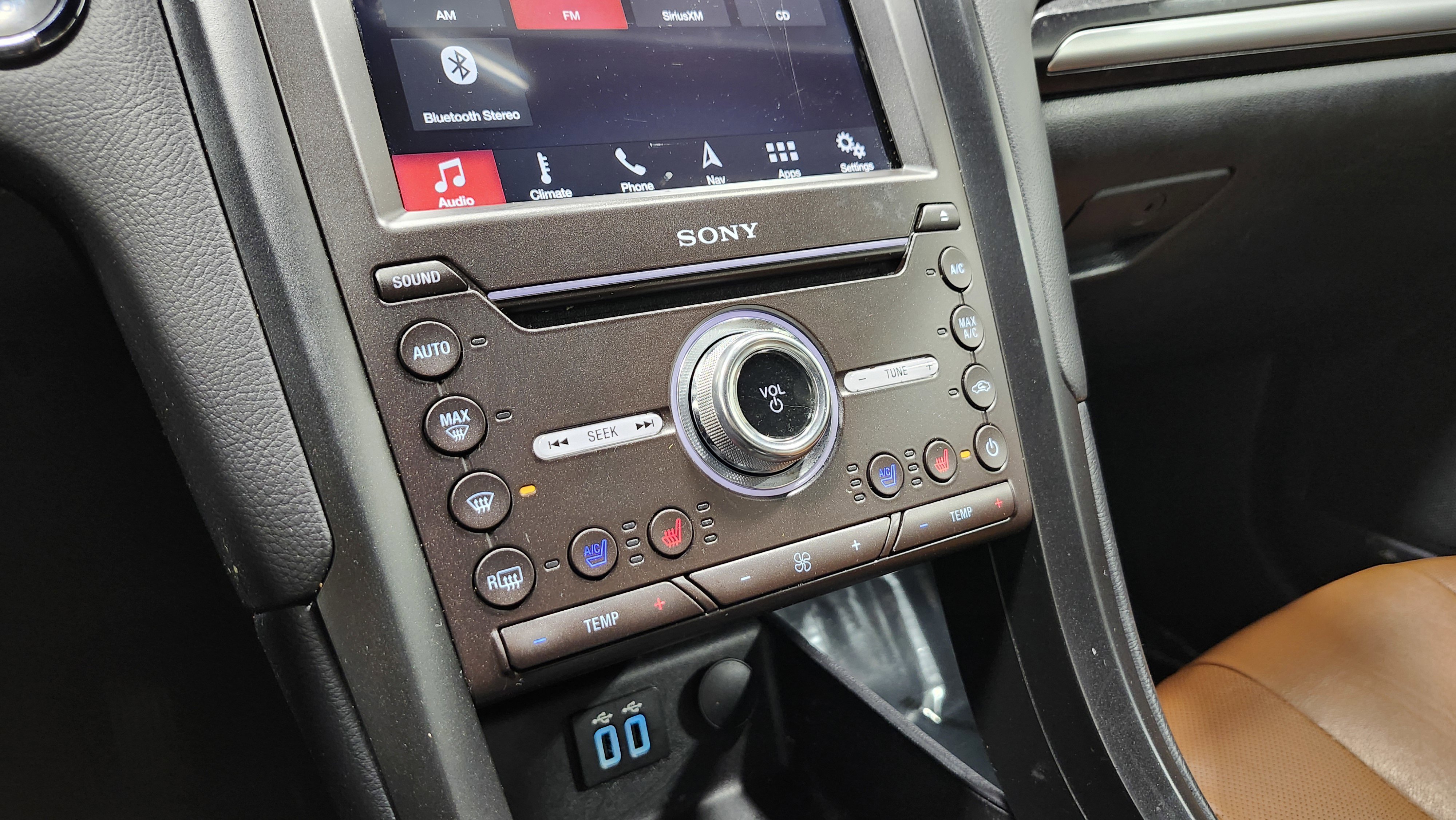 Used 2019 Ford Fusion Energi Titanium image 33