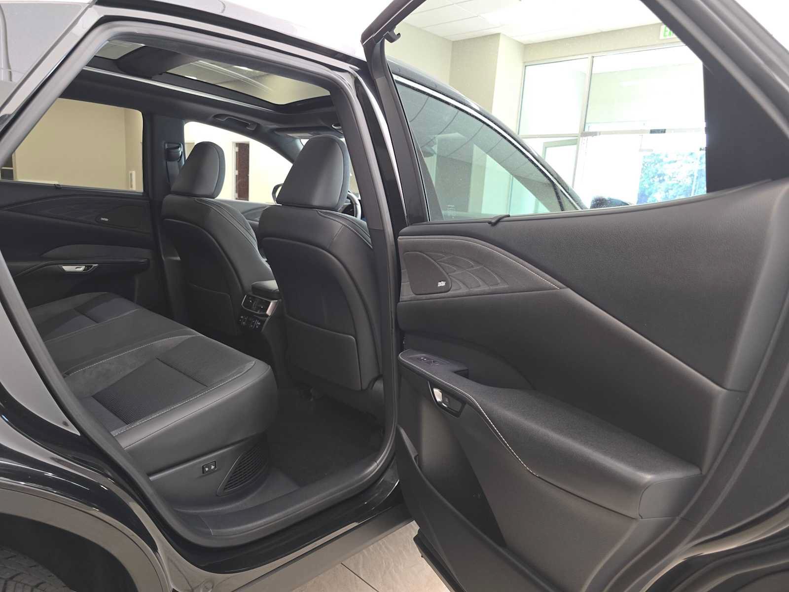 Used 2025 Lexus RX 450h AWD w/ Convenience Package image 26