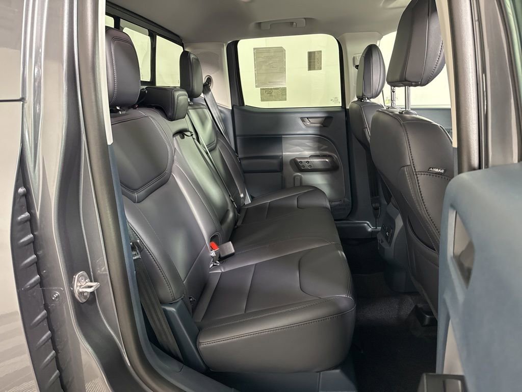 New 2025 Ford Maverick Lariat w/ Black Appearance Package image 19