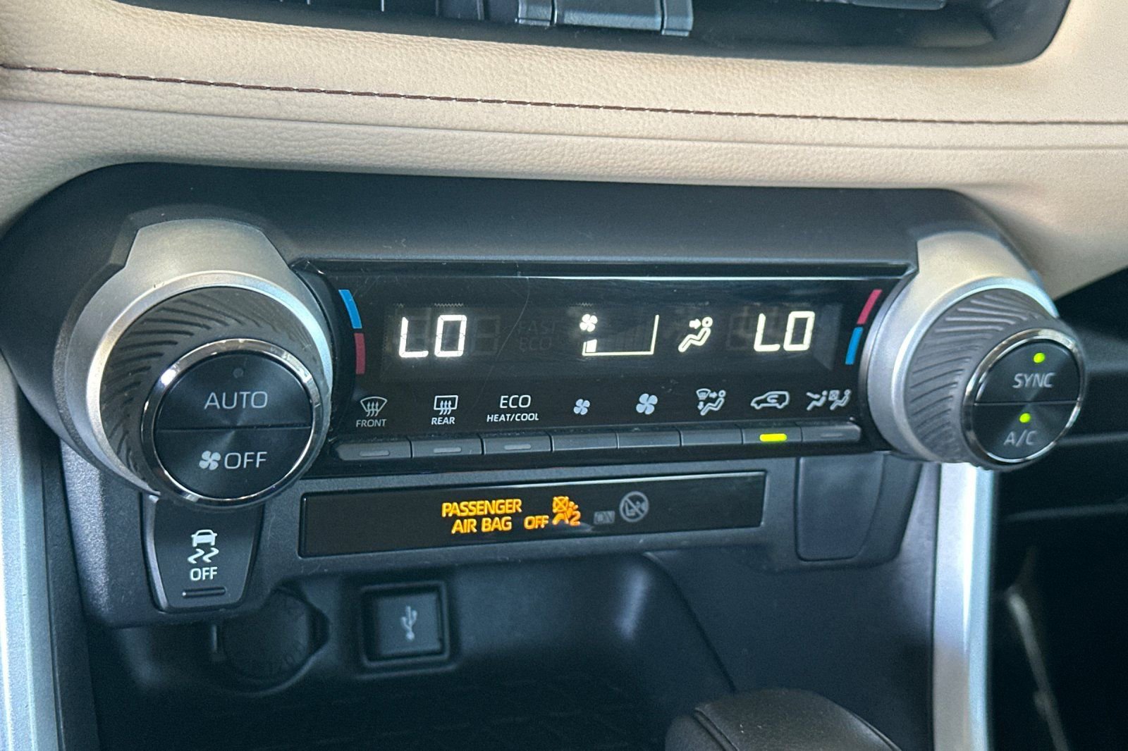 Certified 2022 Toyota RAV4 LE AWD/4WD image 24