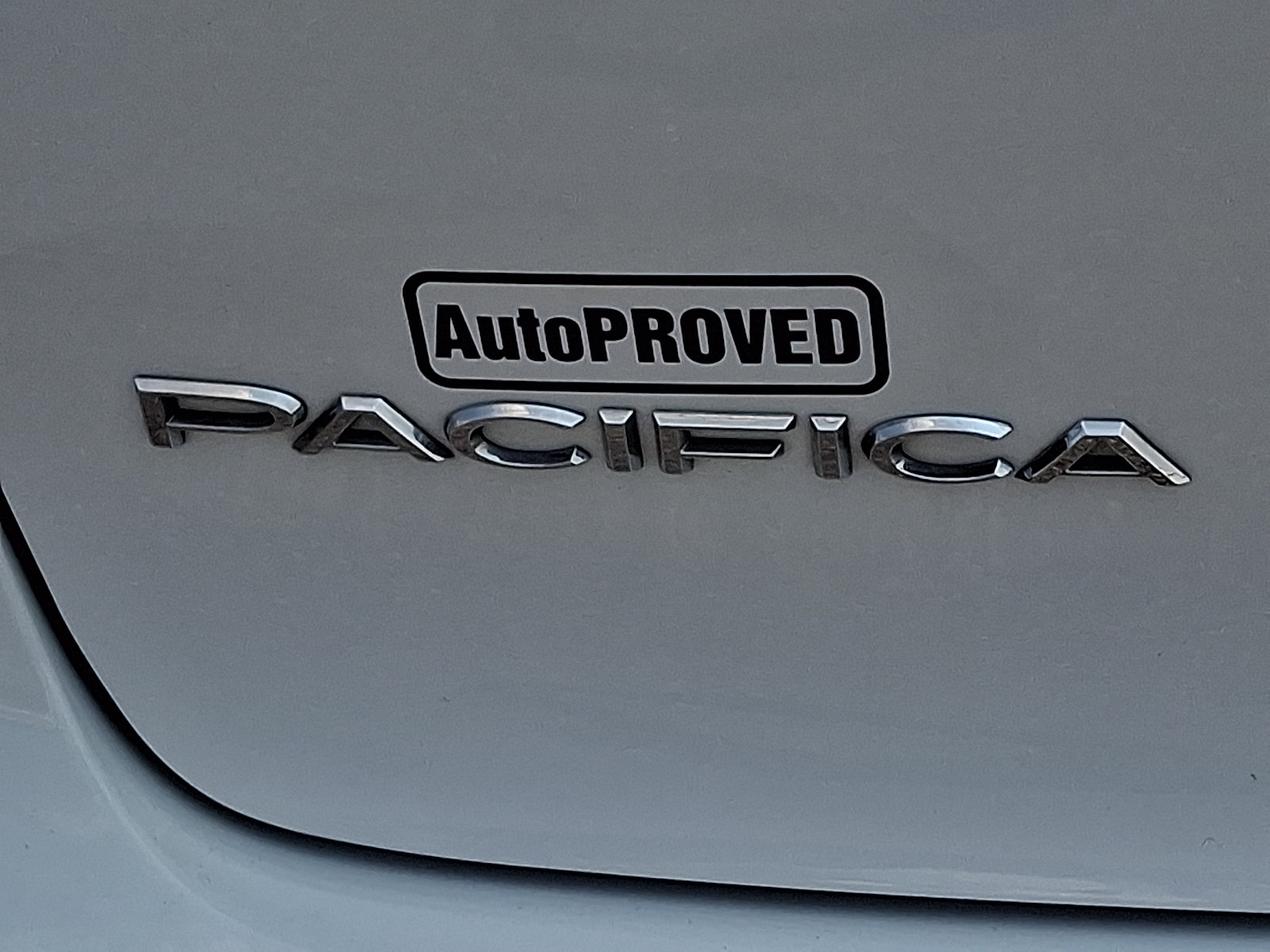 Used 2024 Chrysler Pacifica Touring-L FWD image 31