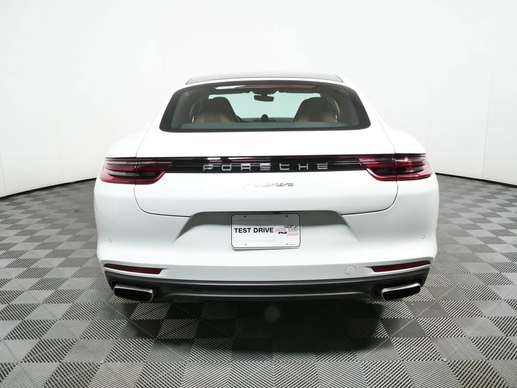 Used 2018 Porsche Panamera RWD image 37