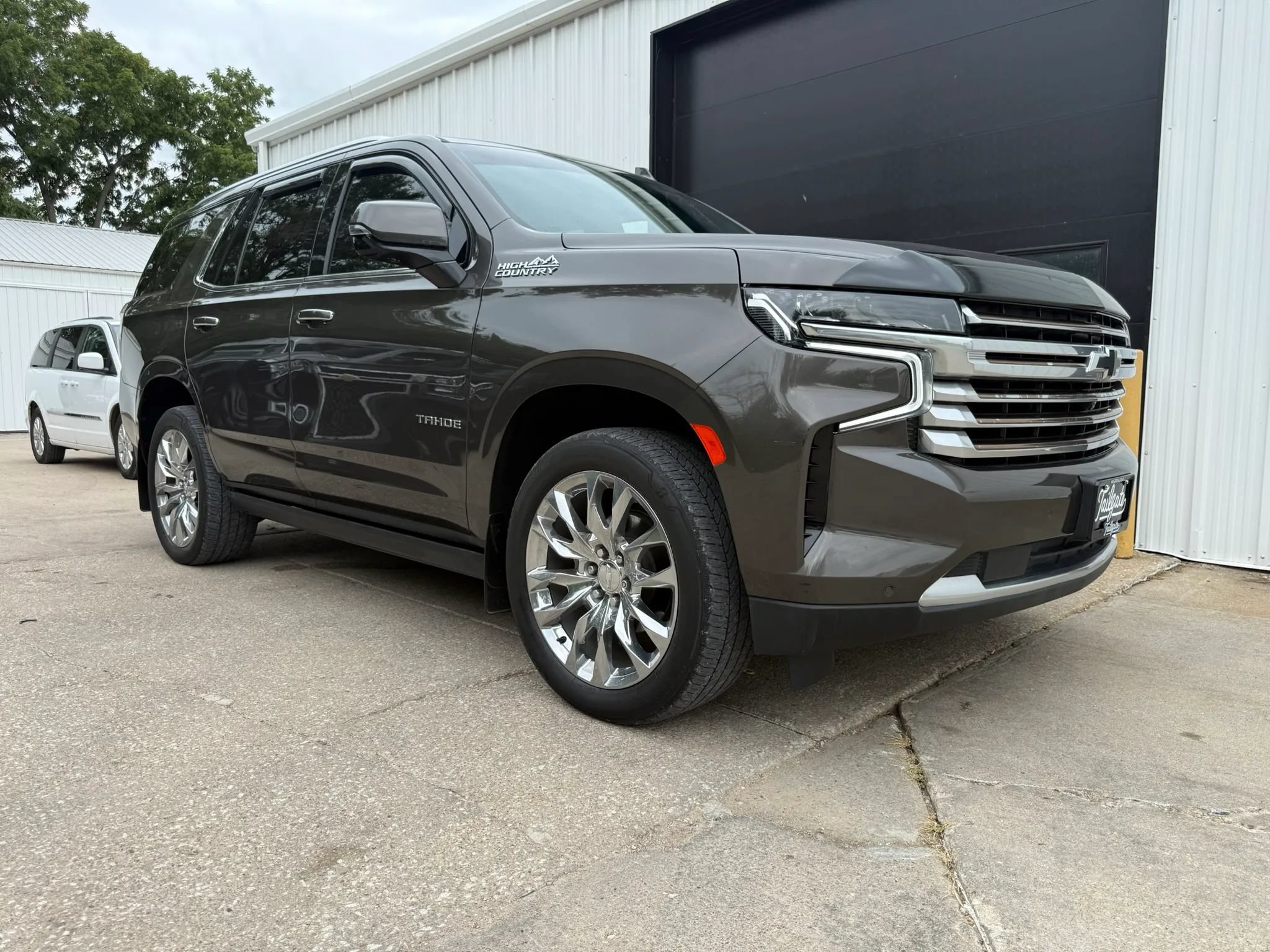 Used 2021 Chevrolet Tahoe High Country AWD/4WD image 2