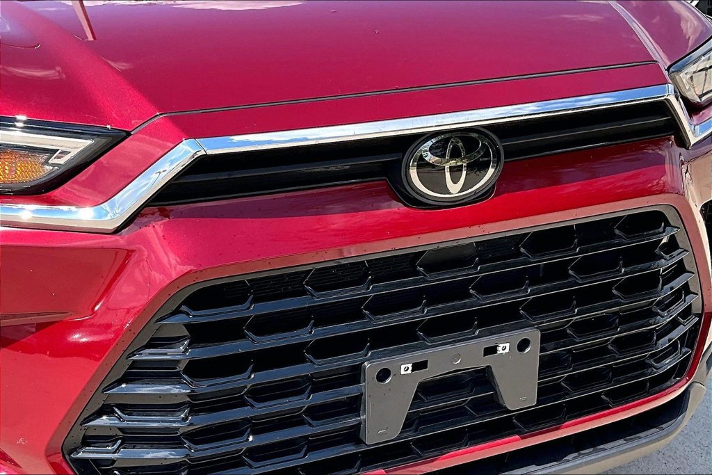 Used 2024 Toyota Grand Highlander AWD image 32