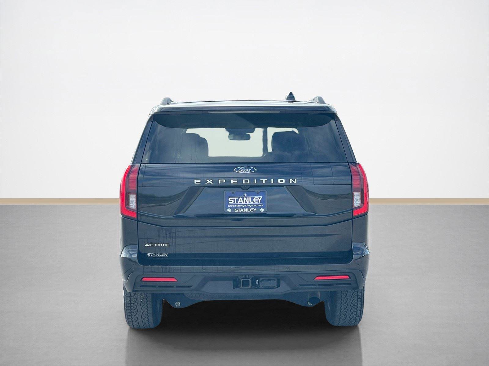 Used 2025 Ford Expedition Active AWD/4WD image 7