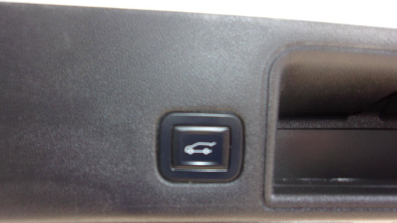 Used 2018 GMC Terrain SLT w/ Preferred Package image 9