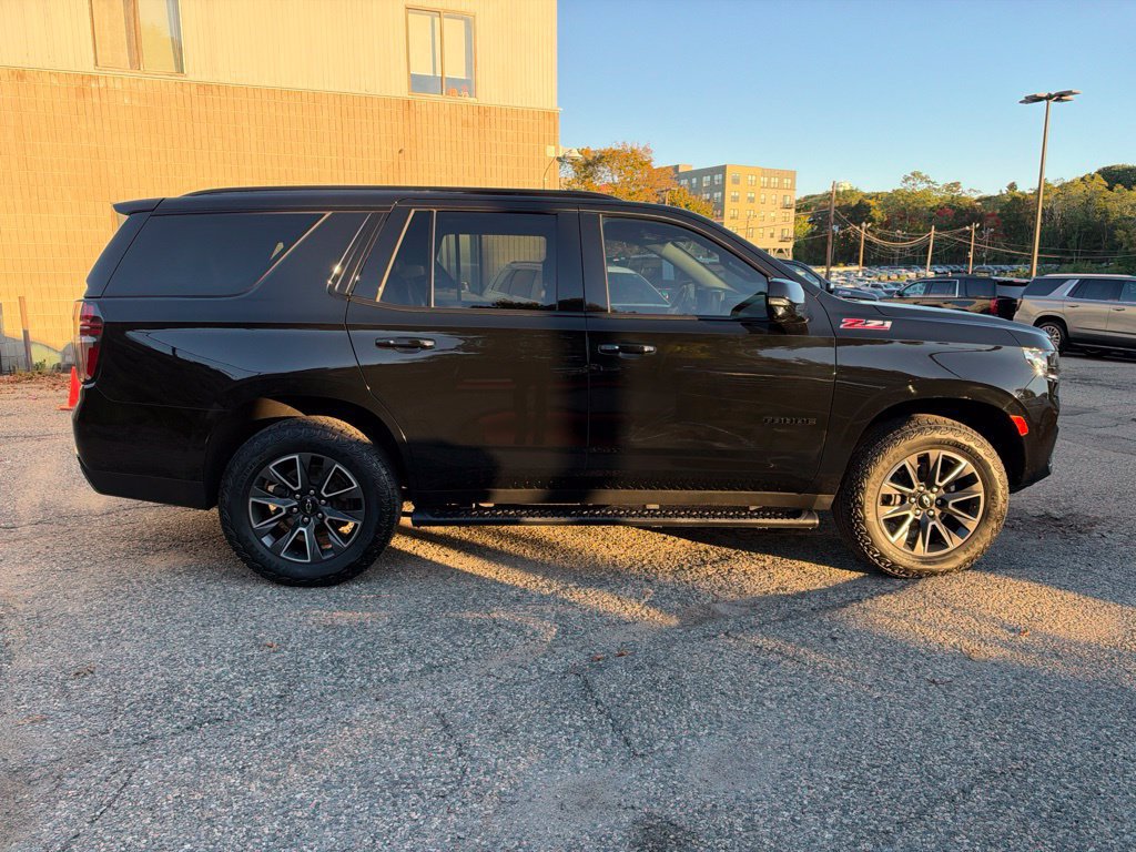 Used 2023 Chevrolet Tahoe Z71 w/ Luxury Package AWD/4WD image 7