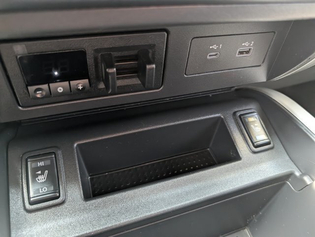 Used 2020 Nissan Titan SV w/ SV Convenience Package RWD image 30
